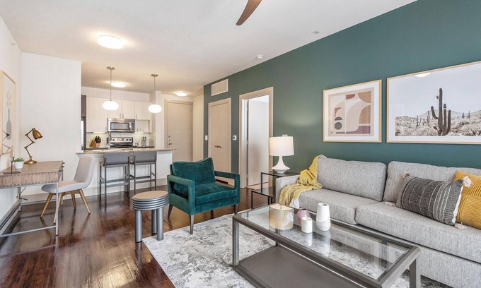 Fort Worth Apartment | Landing at Skyview at Crawford - 1 Bedroom in F.