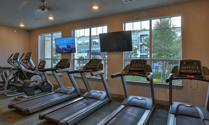 Spring Apartment | Landing at The Grayson - 1 Bedroom in Cypressdale