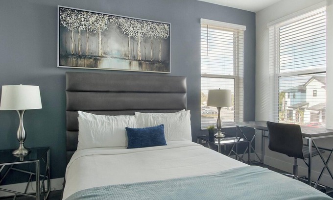 Port Tampa City Apartment | Landing at The Pointe on Westshore - 2 Bedrooms.