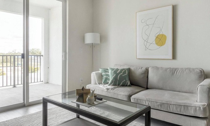 Eastwood Village Apartment | Landing at The Vistas at Eastwood - 1 Bedroom i.