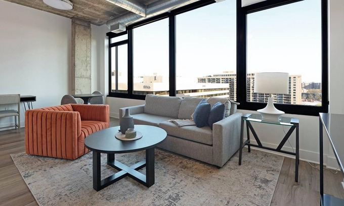 Baileys Crossroads Apartment | Landing at Three Collective - 1 Bedroom in Fall.