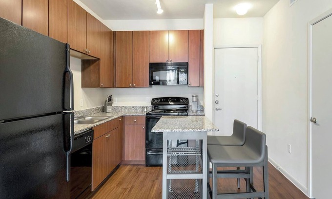 Stone Oak Apartment | Landing at Toscana at Sonterra - 2 Bedrooms in .