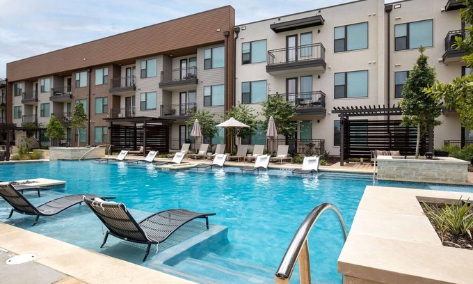 San Antonio Apartment | Landing | Beautiful 1BD, Gym, Pool