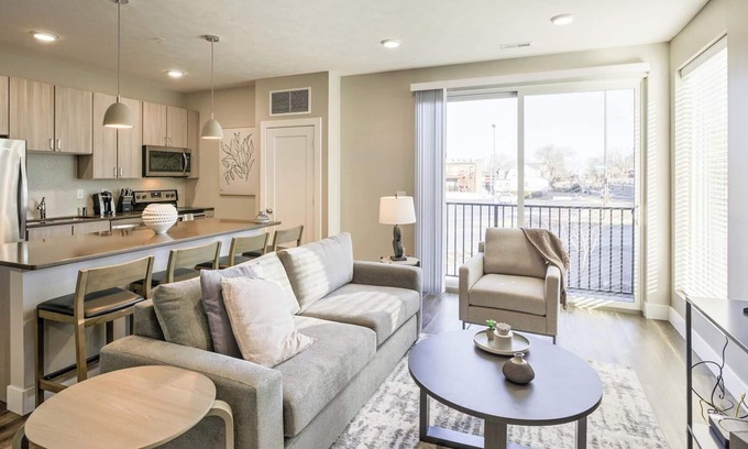 Newberry Apartment | Landing | Beautiful 1BD, Gym, Pool