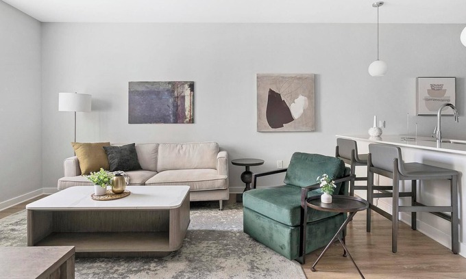 Downtown Apartment | Landing | Beautiful 1BD, Yoga Studio, Pool