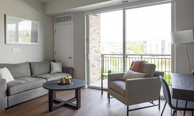 North Kansas City Apartment | Landing | Beautiful 2BD, Courtyard, Pool