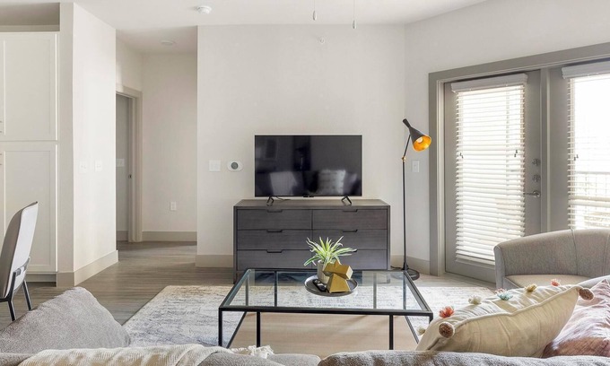 South Arlington Apartment | Landing | Beautiful 1BD, Pool, Clubhouse