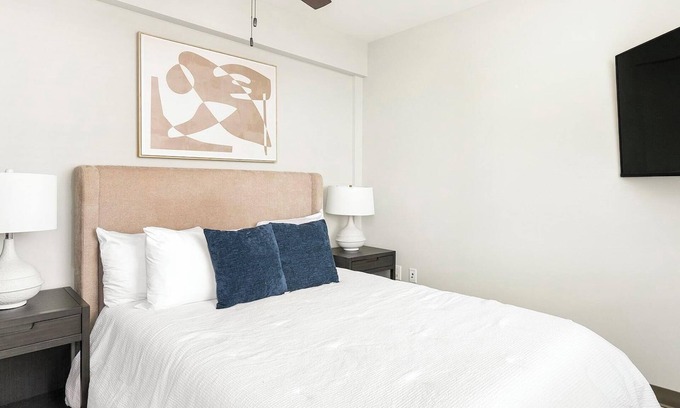 Central City Apartment | Landing | Chic 1BD, Gym
