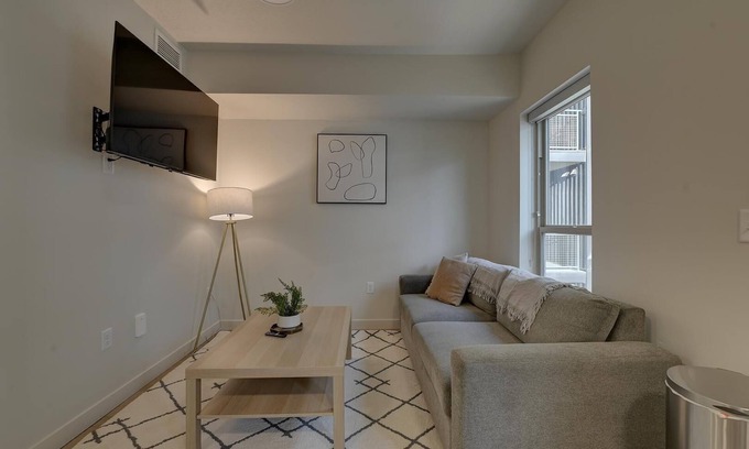 Downtown Salt Lake City Apartment | Landing | Modern 1BD, Rooftop Lounge, Yoga Studio