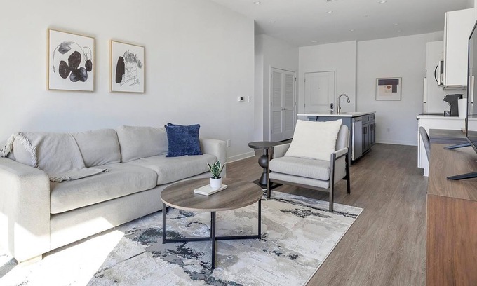 Donelson Apartment | Landing | Modern 1BD, Gym, Clubhouse