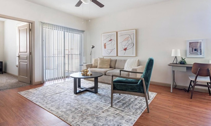 Fort Worth Apartment | Landing | Modern 1BD, Pool, Gym
