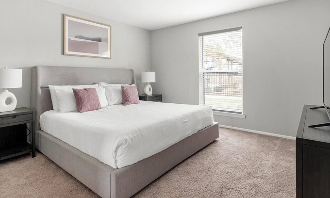 Homewood Apartment | Landing | Spectacular 1BD, Gym, Clubhouse