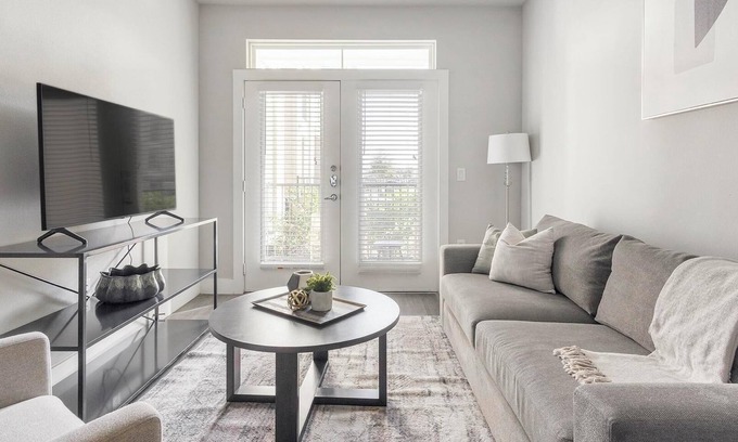 Katy Apartment | Landing | Spectacular 1BD, Pool, Courtyard