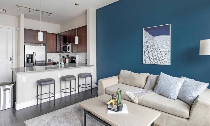 Old East Dallas Apartment | Landing | Spectacular 1BD, Gym, Yoga Studio