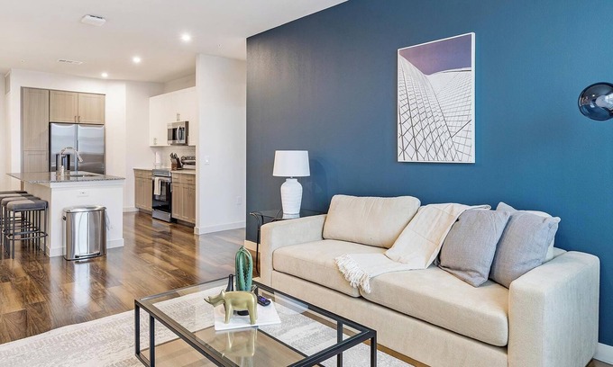Fate Apartment | Landing | Spectacular 2BD, Pool, Clubhouse