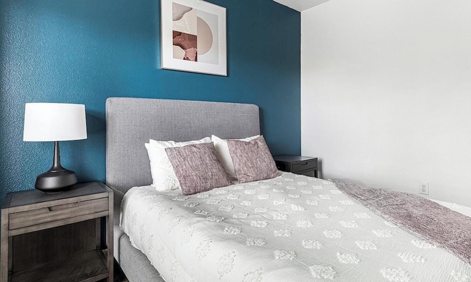 Stone Oak Apartment | Landing | Stunning 1BD, Gym