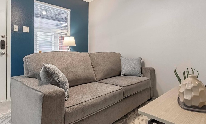 Southside Apartment | Landing | Stunning Studio, Gym, Clubhouse