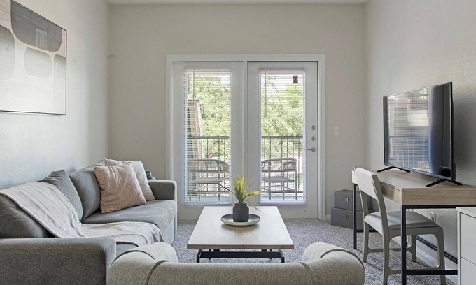 Sweetbriar Apartment | Landing | Stylish 1BD, Gym, Clubhouse