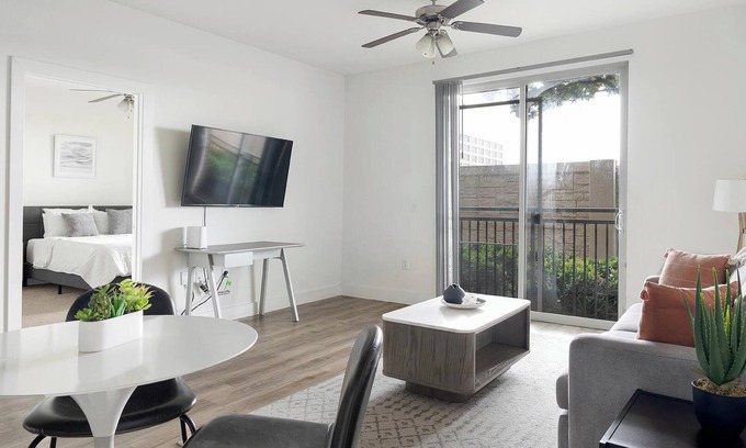 Park Central Apartment | Landing | Stylish 1BD, Pool, Gym