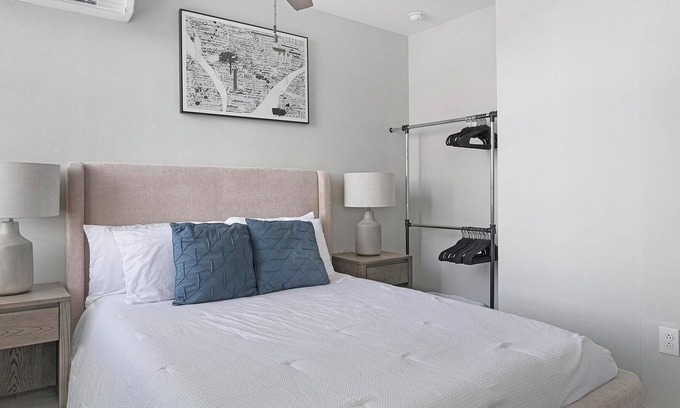 Central City Apartment | Landing | Stylish 1BD, Gym