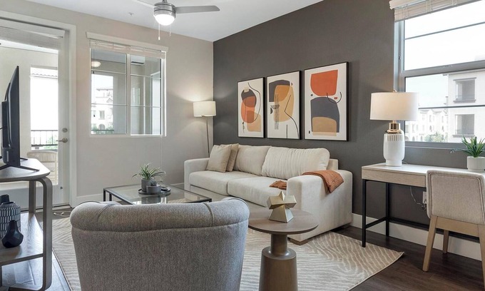 Newberry Apartment | Landing | Stylish 2BD, Pool, Gym