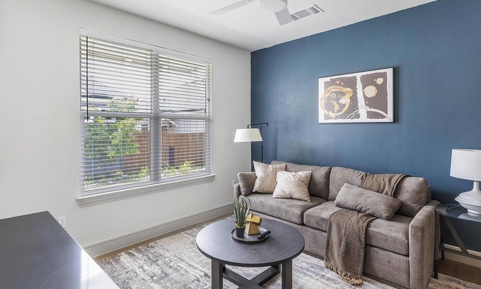 Tarrant County Apartment | Landing | Stylish 2BD, Gym, Pool
