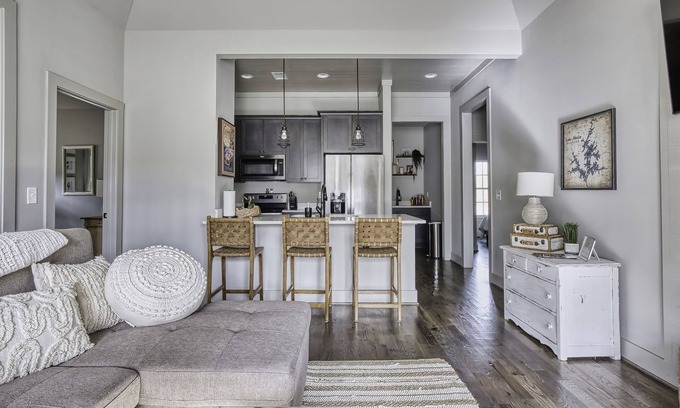 Tallassee House | Landshark | 3 Bed, 2 Bath