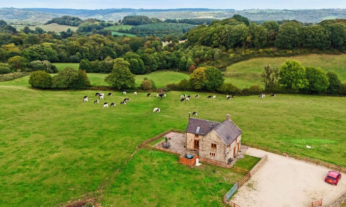 Crich Cottage | LANE HEAD COTTAGE, family friendly, with open fire in Wirksworth