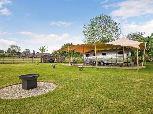 Gastard House | Lanes End Farm Airstream