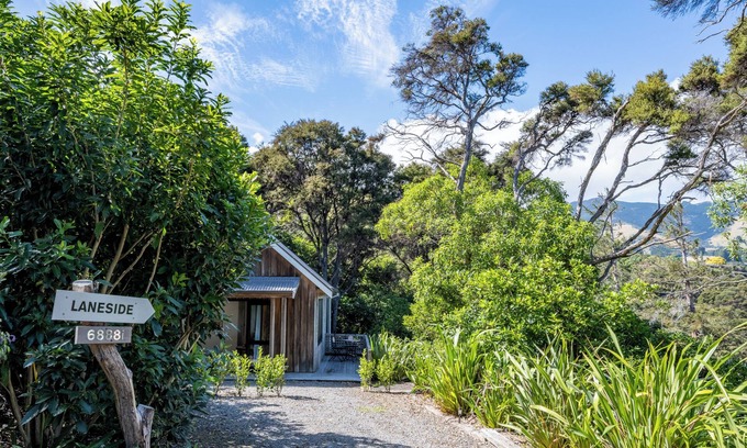 Akaroa House | Laneside - Akaroa Holiday Cottage
