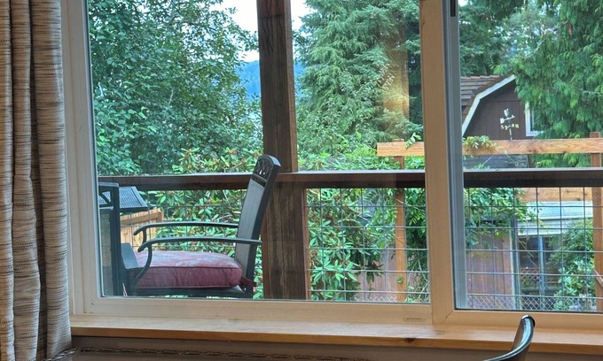 Langley Apartment | Langley Private Guest Suite Getaway with Deck overlooking Holmes Harbor