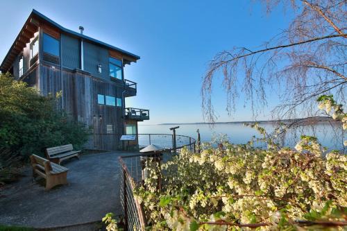 Langley Apartment | Langley Waterfront Condo by AvantStay A Views