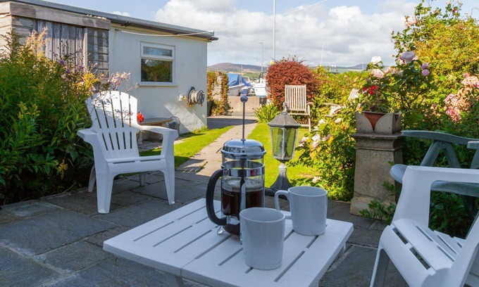 Port St Mary Cottage | Langton Cottage - a holiday cottage that sleeps 6 guests in 3 bedrooms