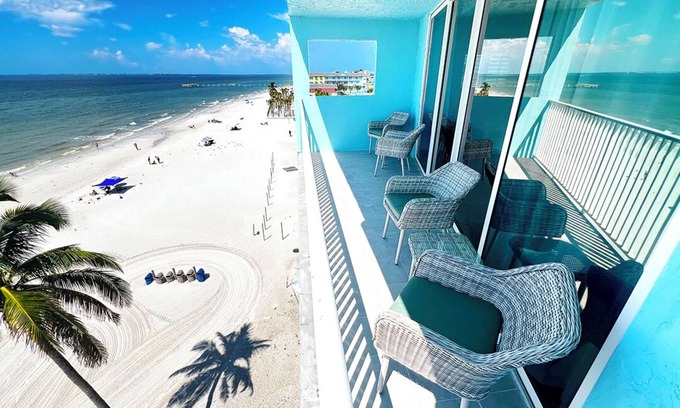 Fort Myers Beach Hotel | Lani Kai Beachfront Resort