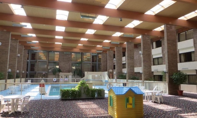 Lansing Hotel | Lansing Delta West Hotel