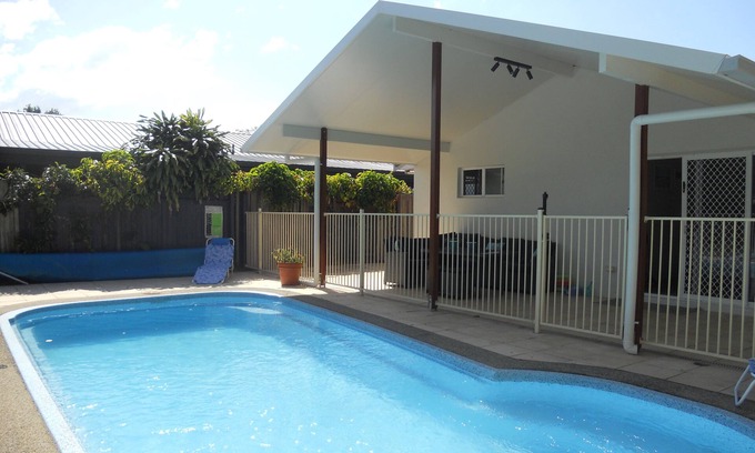 Coolum Beach House | 'LANUI' - PET FRIENDLY