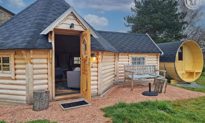 Pradines Ski Chalet | Lapland cabin with optional sauna