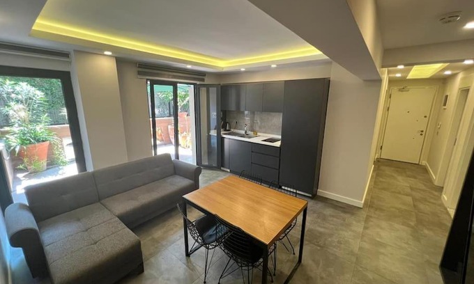 Eski Lara Apartment | Lara's Homes B1 Basement (2+1)