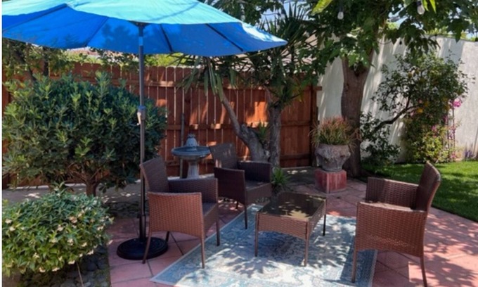 Larchmont House | Larchmont Village Bungalow-Private & Pet Friendly