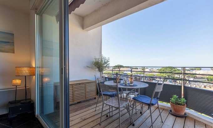 Palavas-les-Flots Apartment | Large 2 BR Panoramic Terrace & Parking