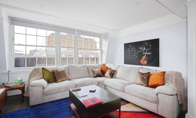 Holborn and Covent Garden Apartment | Large 3 bedroom apartment in Theatre District