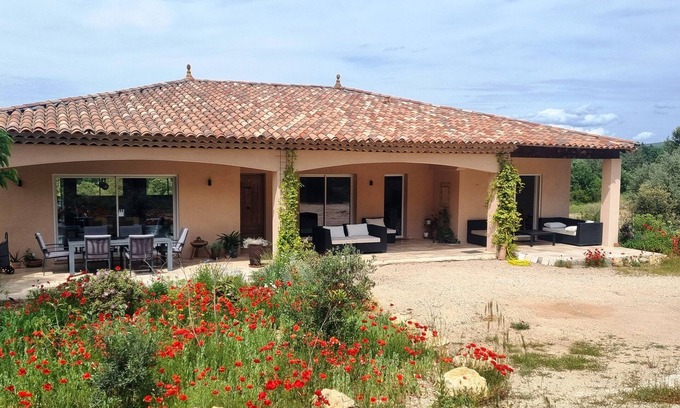 Camps-la-Source Villa | Large 3-bedroom single-storey villa with swimming pool