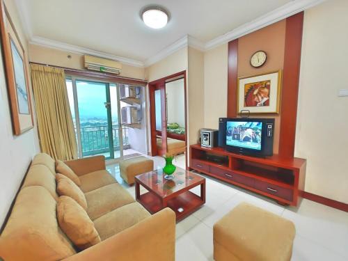 Sukajadi Apartment | Large 3BR Cieumbuluit Apt Near PVJ & Ciwalk by 2ndHome