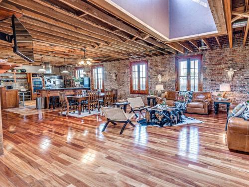 Central Oklahoma City Apartment | Large 4-Bed Stockyards Hideaway
