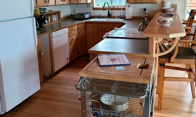 Kasilof House | Large 4 bedroom home on the Kasilof River