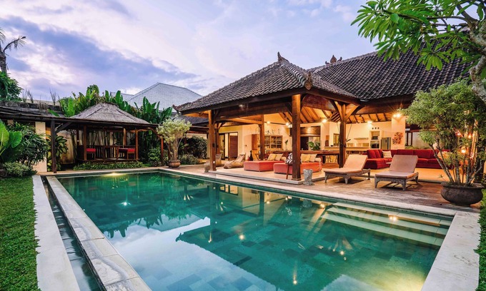 Sunset Road House | Large 5 bedroom villa with big pool - Seminyak