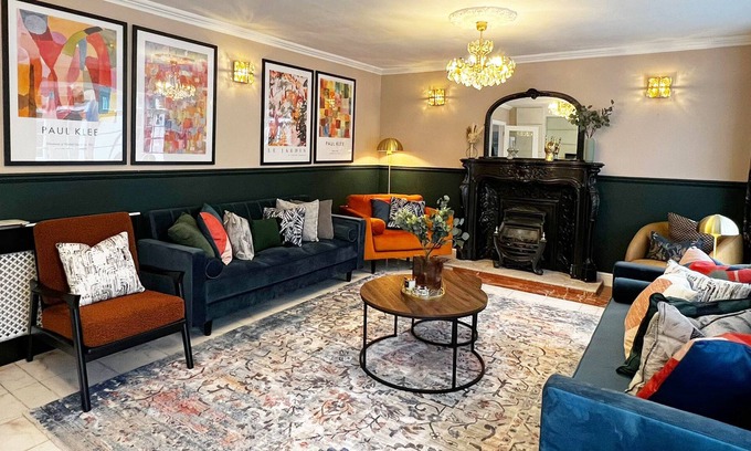 Borehamwood Other | Large 6-Bed | Pool Table & Garden | London Links