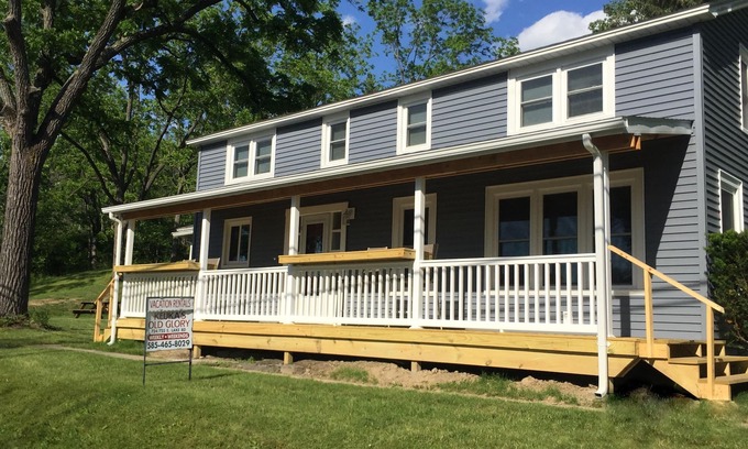 Penn Yan House | Large 9 BR Family Retreat in this quiet Cove (11 Bedrooms with extra cottage)