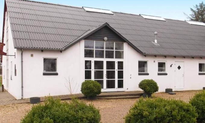 Henne House | Large activity holiday home with free water park, bowling, badminton and tennis.