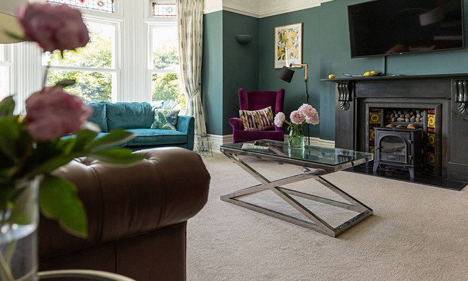 Hele House | Large All En Suite Grand House Close To Tunnels Beaches